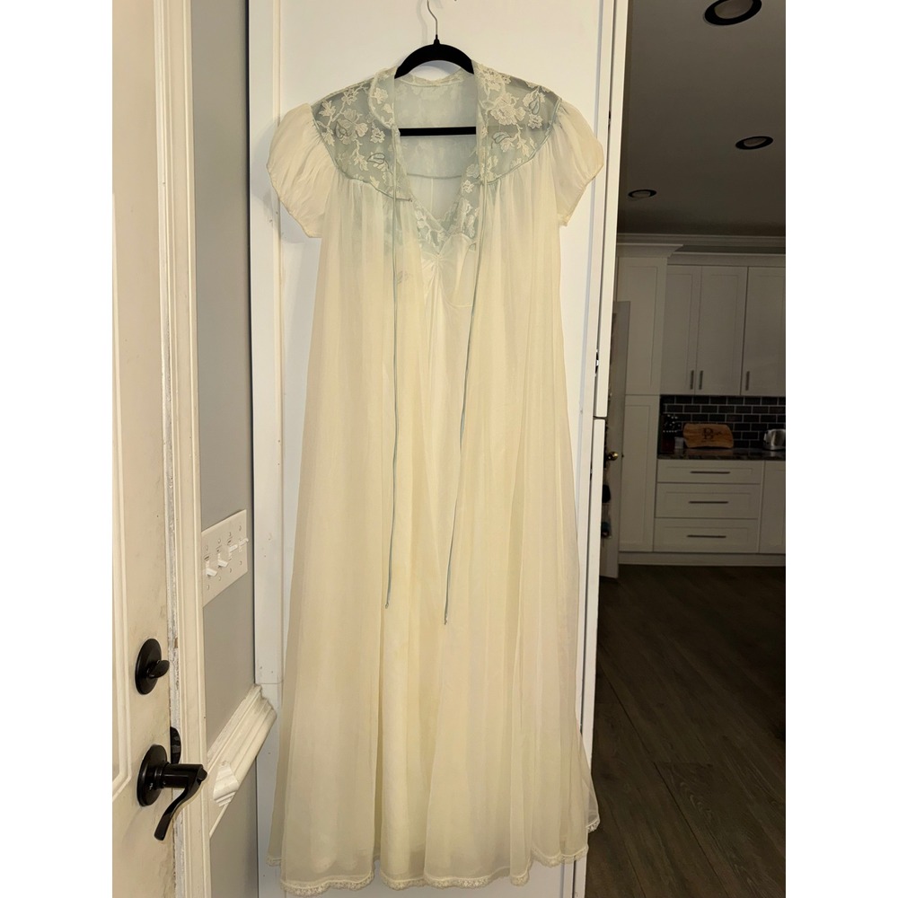 Vintage Claire Sandra Lucie Ann Beverly Hills Peignoir Set Ivory Sage Green 34